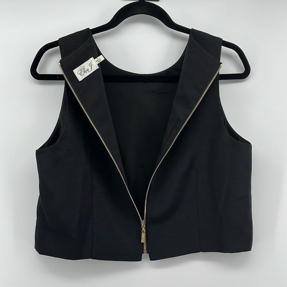 Eliza J Black Crop Top with Pearl Embellishments Size 10 - Picture 3 of 8